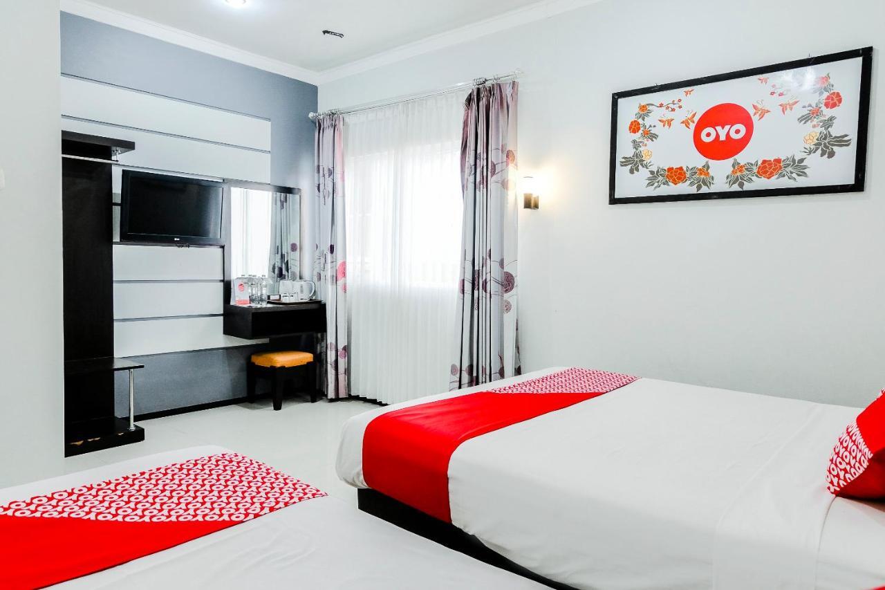 Oyo 803 Toetie Hotel Batu  Exterior photo