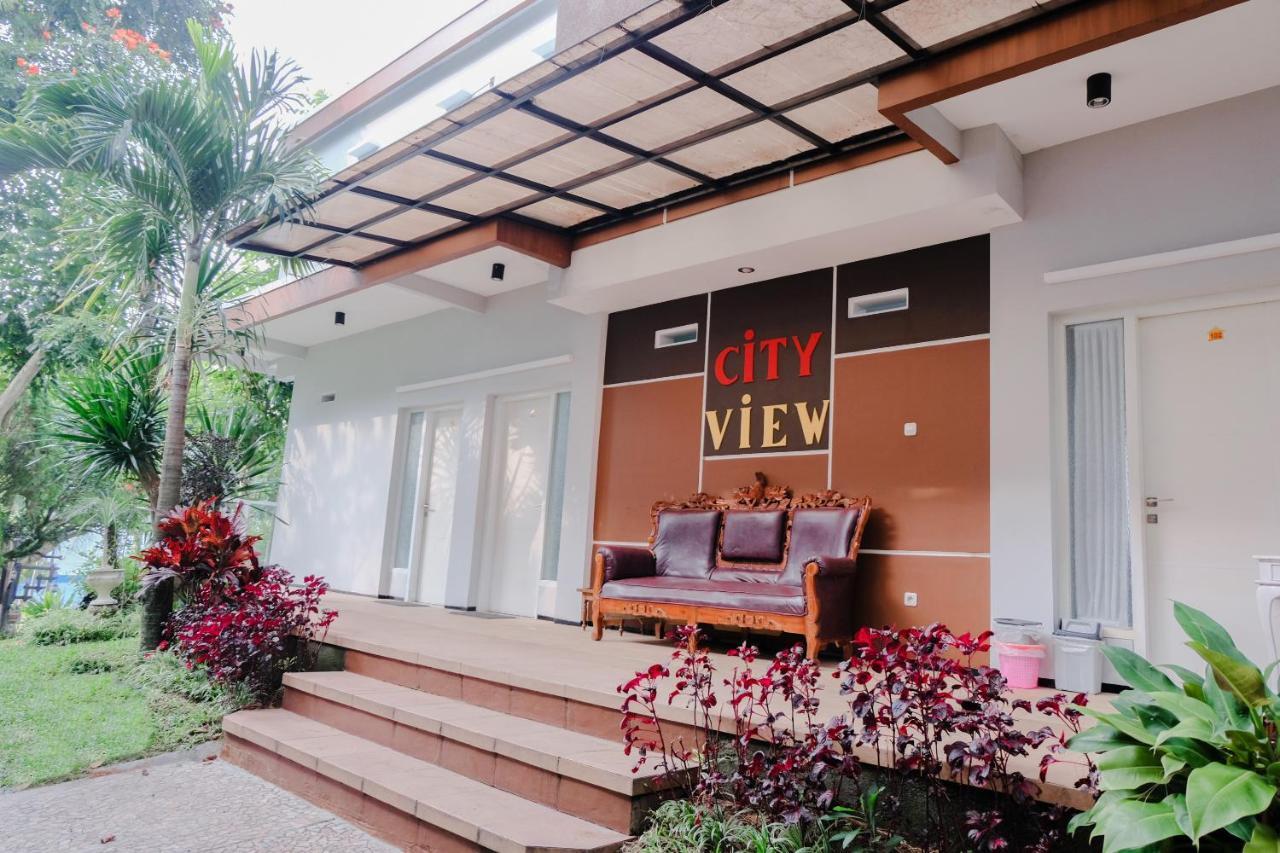Oyo 803 Toetie Hotel Batu  Exterior photo