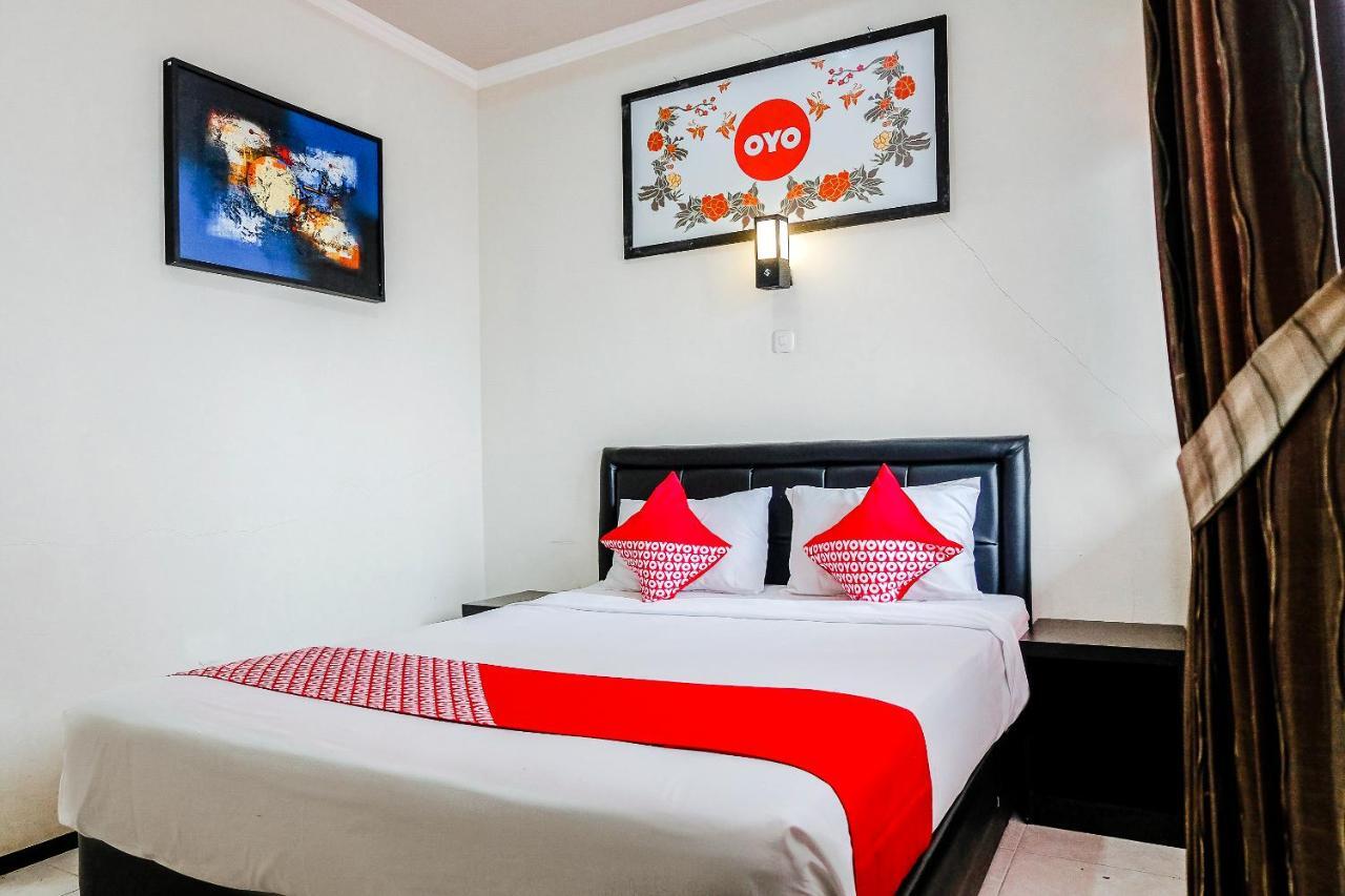 Oyo 803 Toetie Hotel Batu  Exterior photo